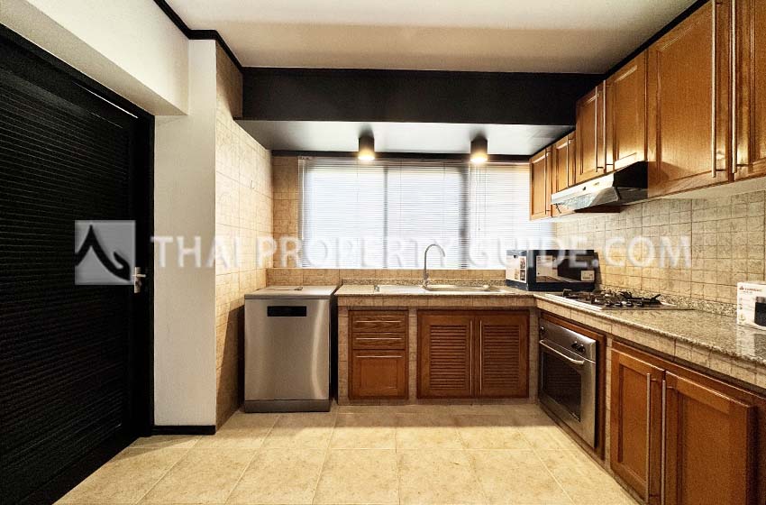 Penthouse in Phaholyothin 